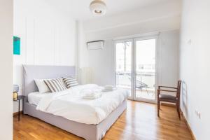 Charming Seaside Apartment Elegant 2BR in Glyfada