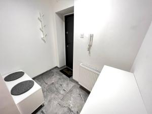 Bright Room with Balcony | SGGW & Wi‑Fi 600 Mbps