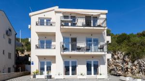 Apartman Jelinic 3 by Villas Guide