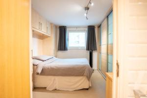 Modern 2 Bed 2 Bath Apartment in Great Dover Street Central London