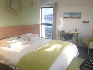 Hotels The Originals Boutique, Hotel La Villa Marine, Le Treport : photos des chambres