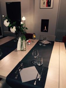 Hotels The Originals Boutique, Hotel La Villa Marine, Le Treport : photos des chambres