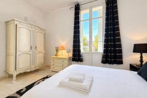 Beautiful 4-bedroom villa with pool and garden