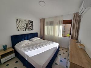 Sunny Sea View Apartment- Golem,Durres