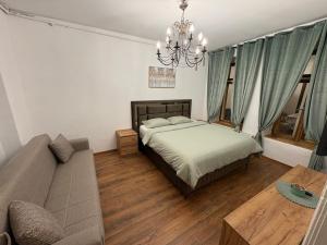 Bohemian Cozy Eight