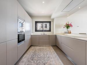 Puerto Banus harbour apartment