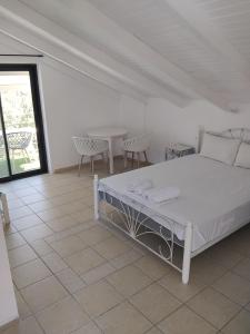Galini Studios & Apartments-Adults only