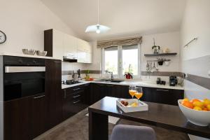 Lovely apartment overlooking the sea - MORE