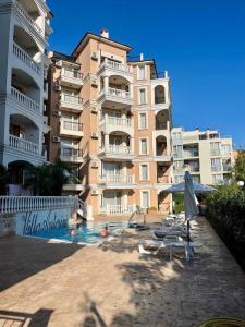 Villa Antorini Style
