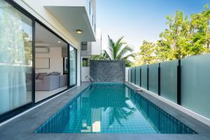 Laguna park Villa with pool or Townhouse with communal swimmibg pool