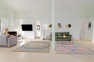 Villa Taxiarchis by Corfuescapes