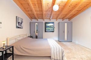 Villa Taxiarchis by Corfuescapes