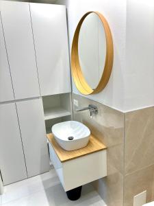 FabFour White - Via Tolmezzo 32 - free parking