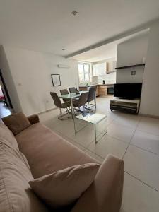 Large Paceville Central Apartment 2