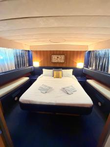 Marina Estensi Floating Resort - Classic Yacht