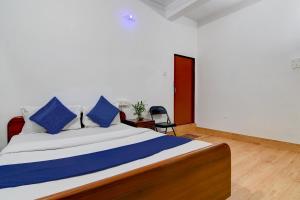 Brill Rooms Near City Centre Metro Station