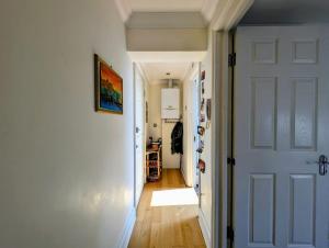 Cosy apt just 5 mins walk from Underground Station