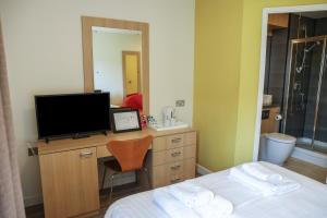 Jubilee Ground-floor Double Bedroom
