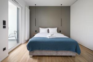 Okopowa Blue Apartment by BookingHost