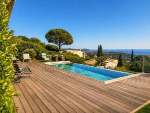 Villa Le Clos Réal, Villa dexception avec vue mer, piscine chauffée à débordement, Golfe de Saint Tropez