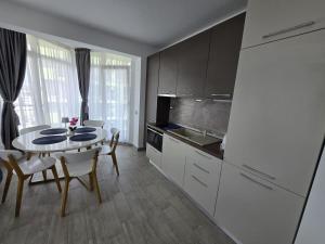 Azizi Apartments Beach Pool & Spa Resort cu Piscina incalzita Interior