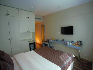 Perada Suite & Room