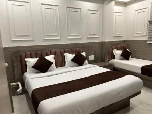 Hotel Shree Guru By AST Grand Hotel & Suites