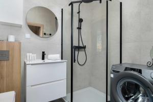 Modern Studio close to the Old Market Square and the Warta River by Noclegi Renters