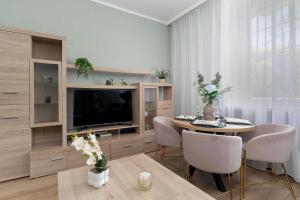 Modern Studio close to the Old Market Square and the Warta River by Noclegi Renters