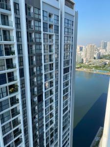 Vinhomes Sky Lake - Pham Hung - 3BR