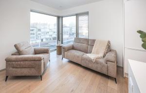 2 Bedroom Cozy Apartment In Oostende
