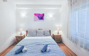 2 Bedroom Beautiful Apartment In Vrboska