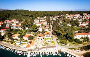 Gorgeous Apartment In Vrboska With Wifi