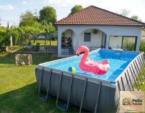 Hidden Oasis PeSa - Luxury Villa with Pool & Spa