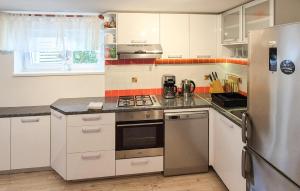 Awesome Apartment In Sibenik With Wifi