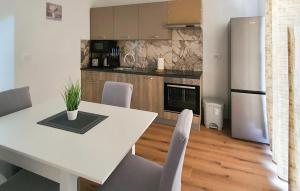 Awesome Apartment In Fazana With Wifi