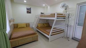 Vườn Nắng Ấm Của Tía
