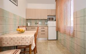 1 Bedroom Awesome Apartment In Pula