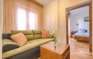 1 Bedroom Awesome Apartment In Pula