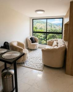 Miró Guadalupe Living