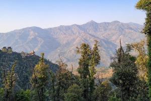 Grand Vista Retreat - A Luxury Mountain View Hotel In Mussoorie ! Free Parking ! Balcony Roms