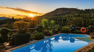 Casa Favo de Mel - Jacuzzi & Piscina - Refúgio na Montanha