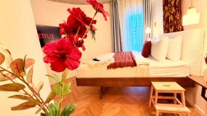 Central Bucharest Design Studios - Cozy, Modern and Steps from Piața Romană