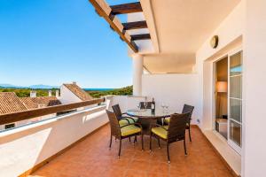 2167-Superb 2 bedrooms in luxury complex with pool