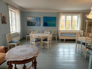 A magnificent mansion and beach sauna in Helsinki!