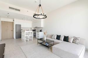 Elegant One-Bedroom in Dubai Hills for 4 persons