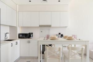 Elegant One-Bedroom in Dubai Hills for 4 persons