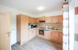 3 Bedroom Beautiful Home In Röbel