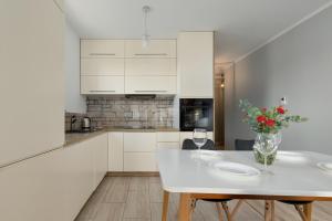 Raginisa Superior Apartment by BookingHost