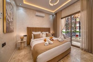 New luxury flat2BR salon Parking next to CarreEden